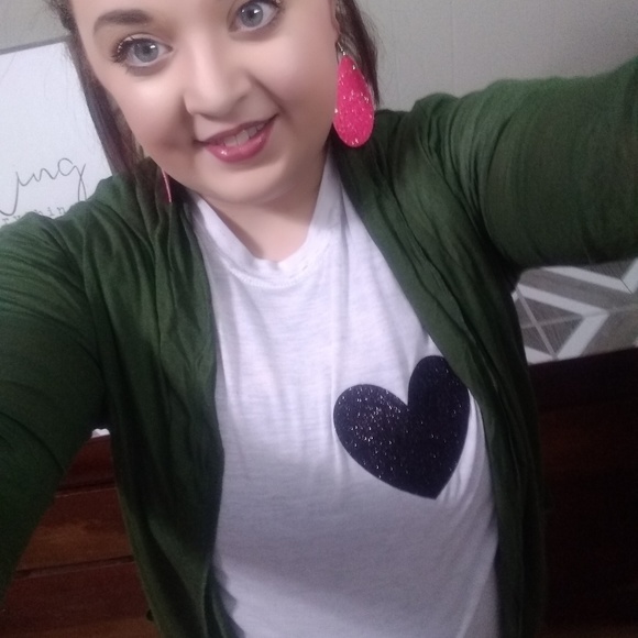 Glitter Heart Pocket Tee - Picture 3 of 4